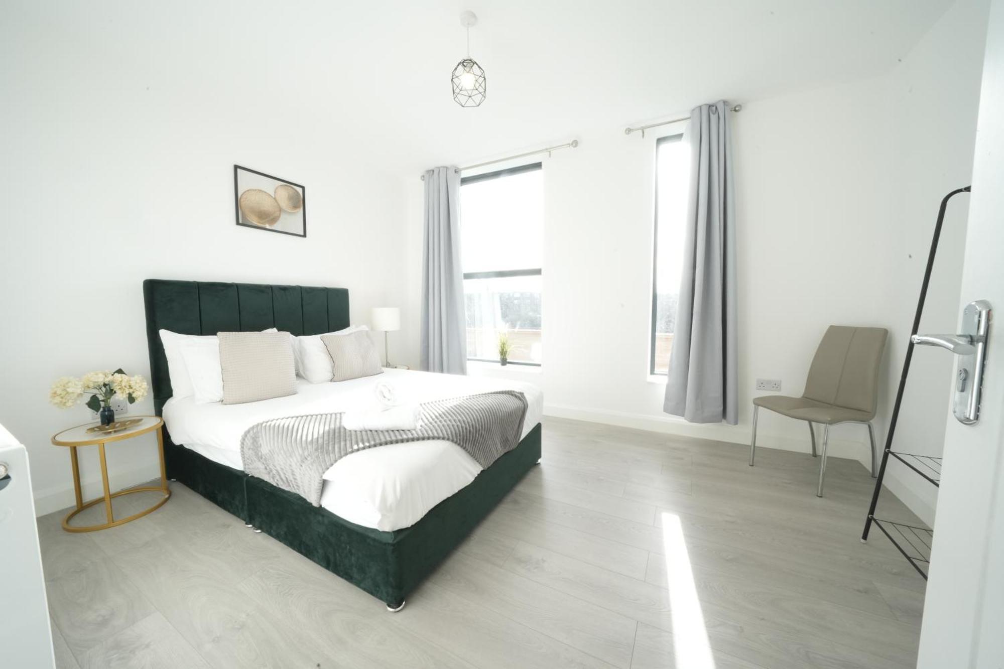 Ealing Broadway Great Stay 7-Minute Walk From The Underground Екстериор снимка