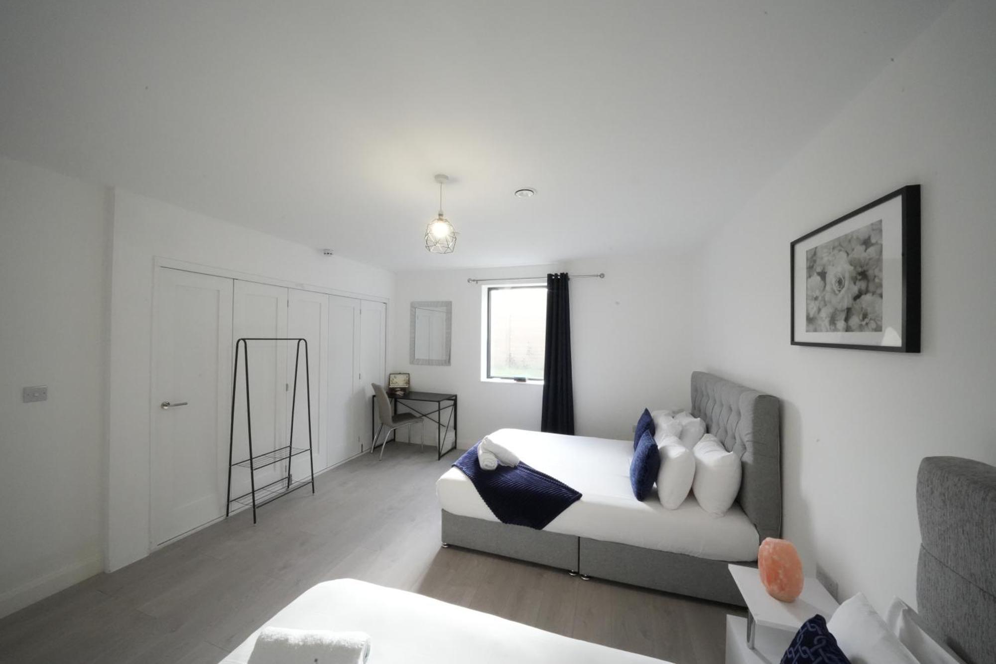 Ealing Broadway Great Stay 7-Minute Walk From The Underground Екстериор снимка
