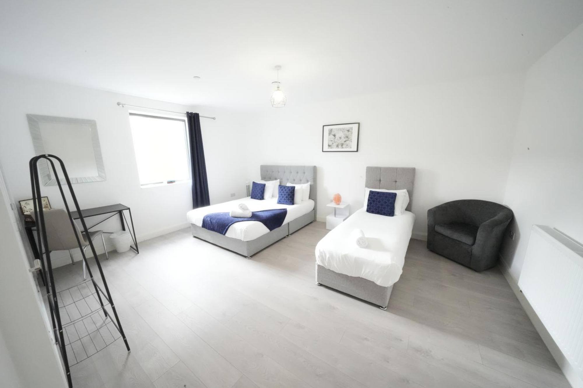 Ealing Broadway Great Stay 7-Minute Walk From The Underground Екстериор снимка