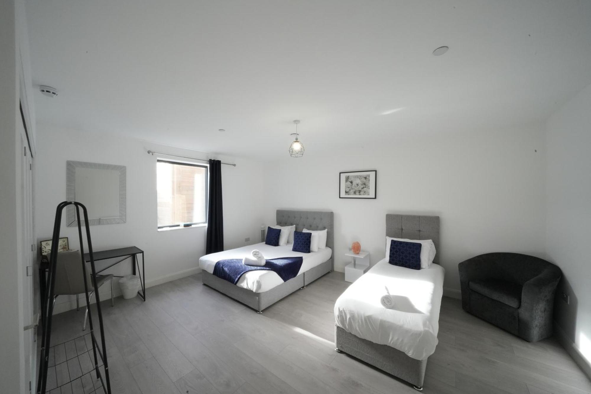Ealing Broadway Great Stay 7-Minute Walk From The Underground Екстериор снимка