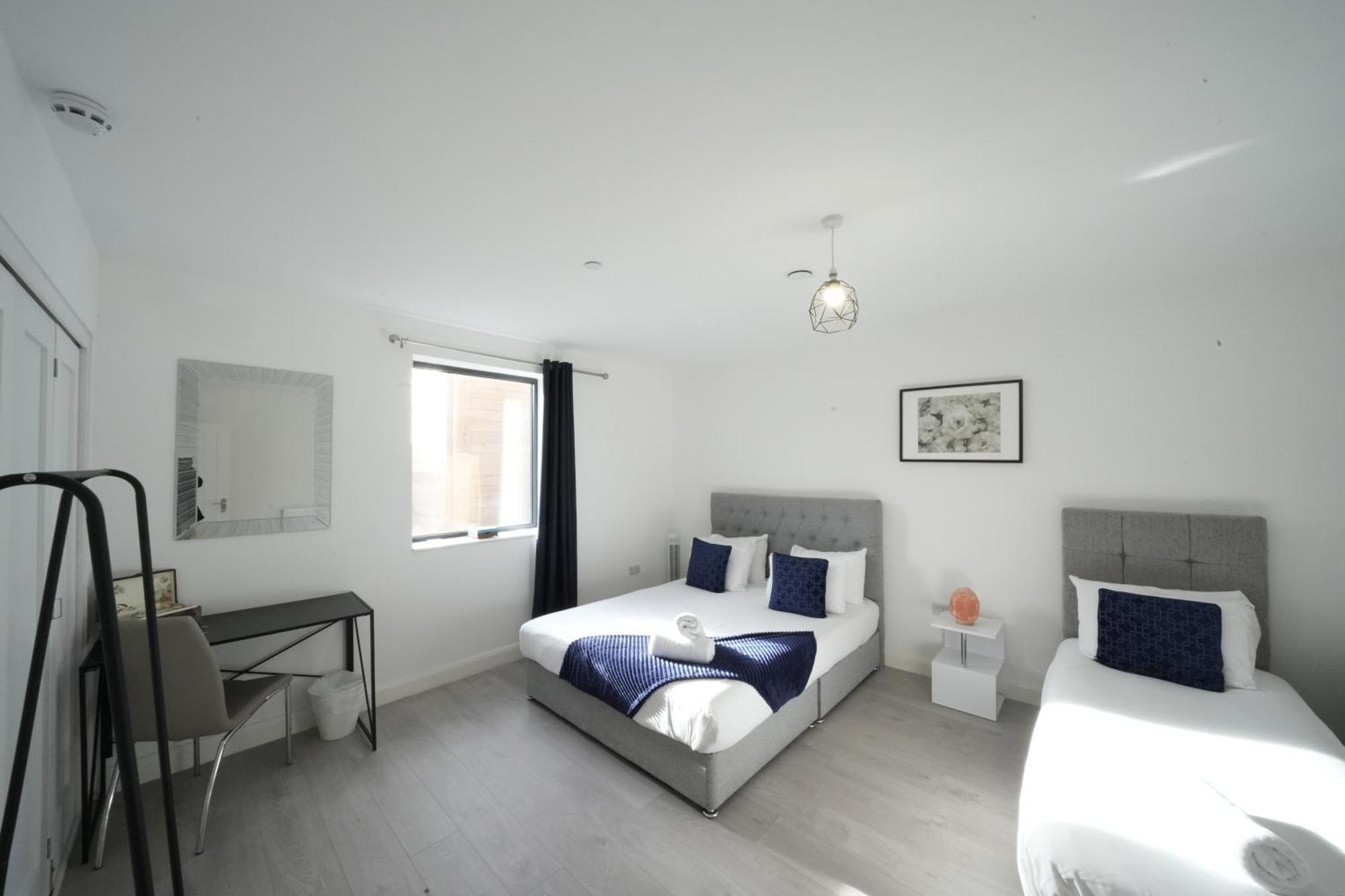 Ealing Broadway Great Stay 7-Minute Walk From The Underground Екстериор снимка