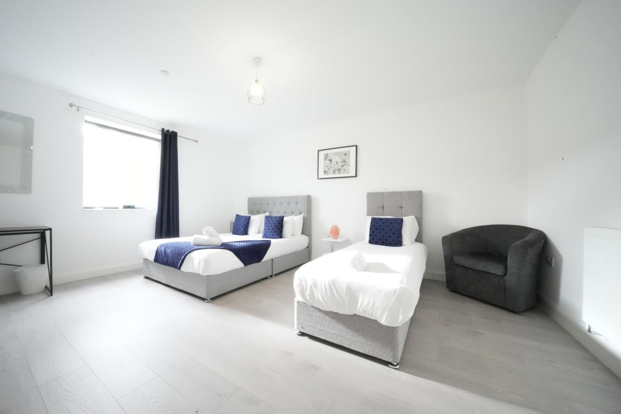 Ealing Broadway Great Stay 7-Minute Walk From The Underground Екстериор снимка