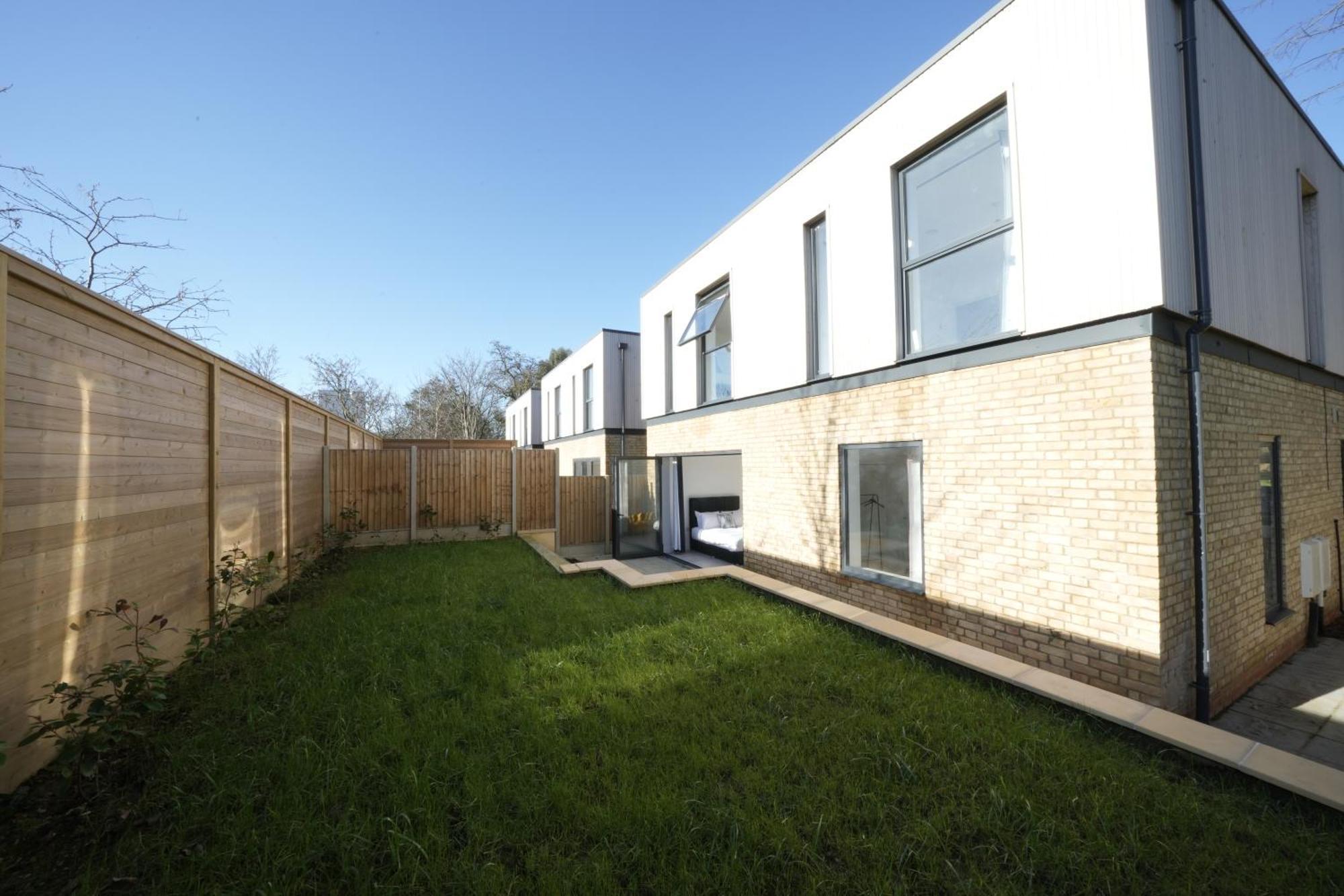 Ealing Broadway Great Stay 7-Minute Walk From The Underground Екстериор снимка