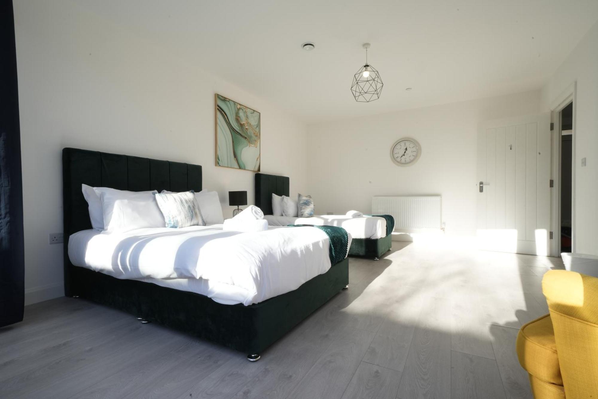 Ealing Broadway Great Stay 7-Minute Walk From The Underground Екстериор снимка