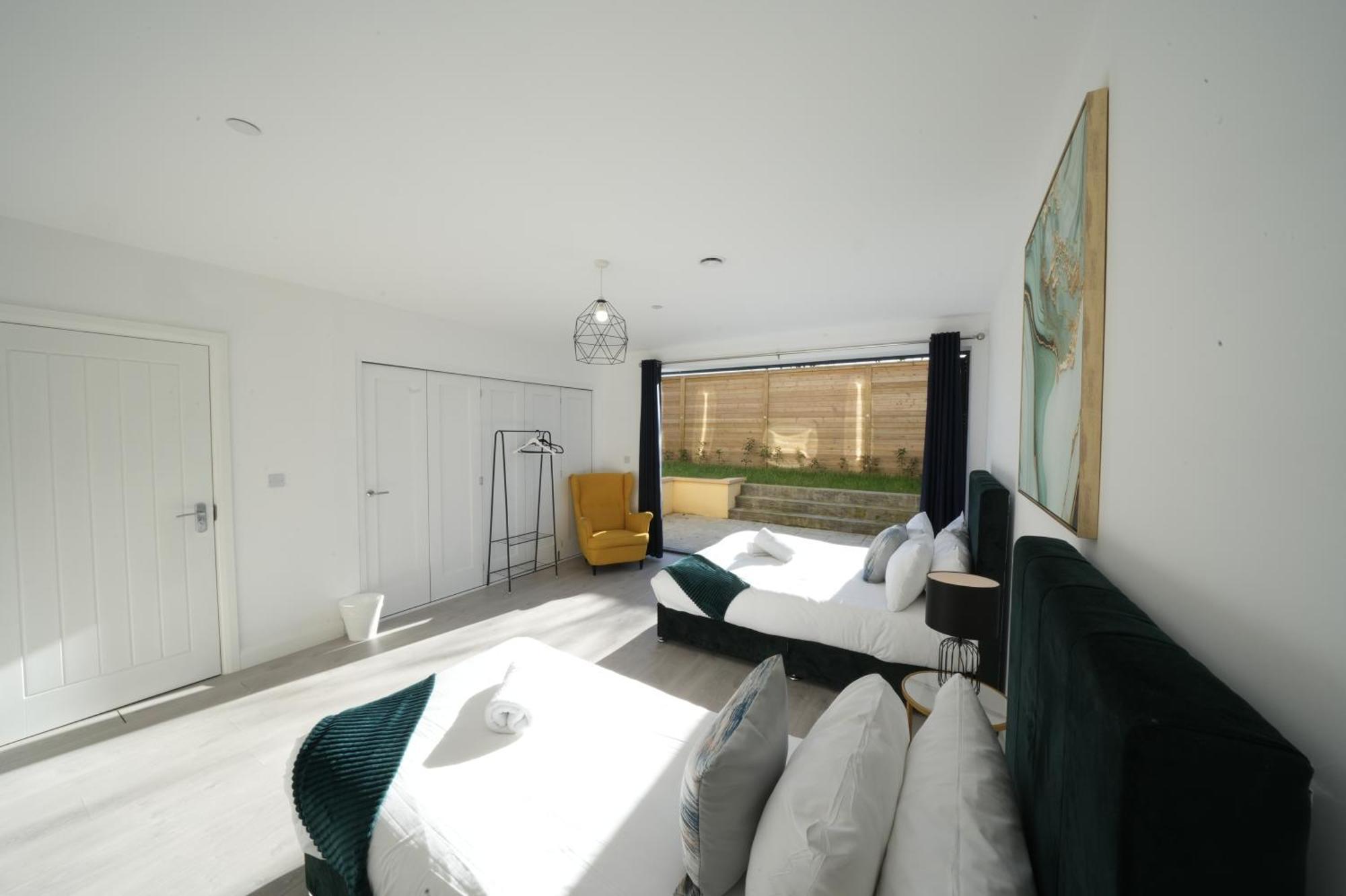 Ealing Broadway Great Stay 7-Minute Walk From The Underground Екстериор снимка