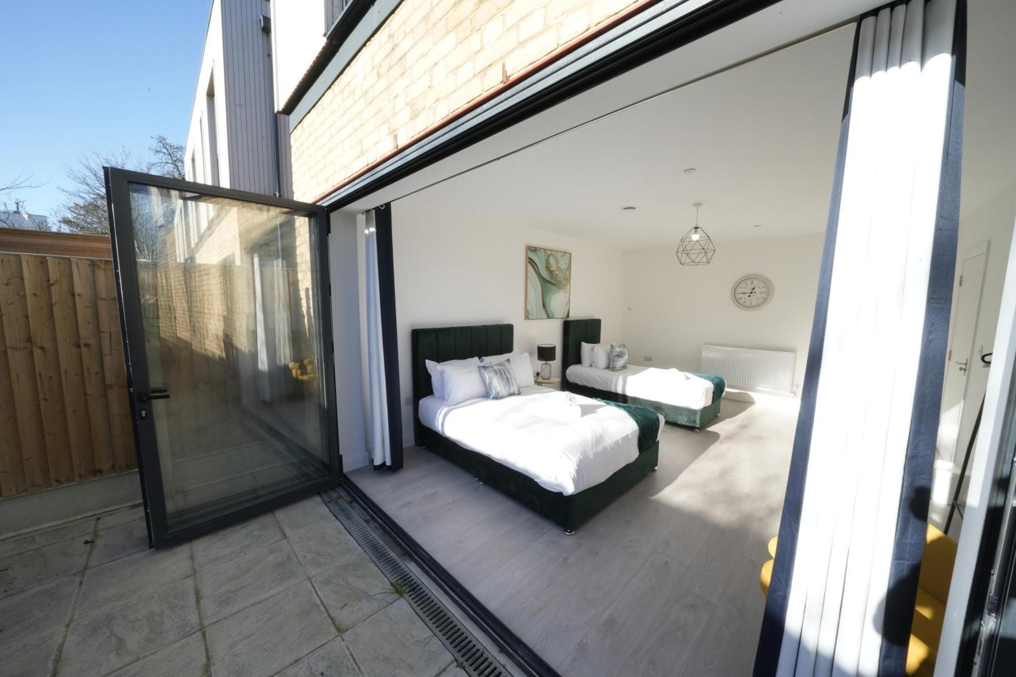 Ealing Broadway Great Stay 7-Minute Walk From The Underground Екстериор снимка