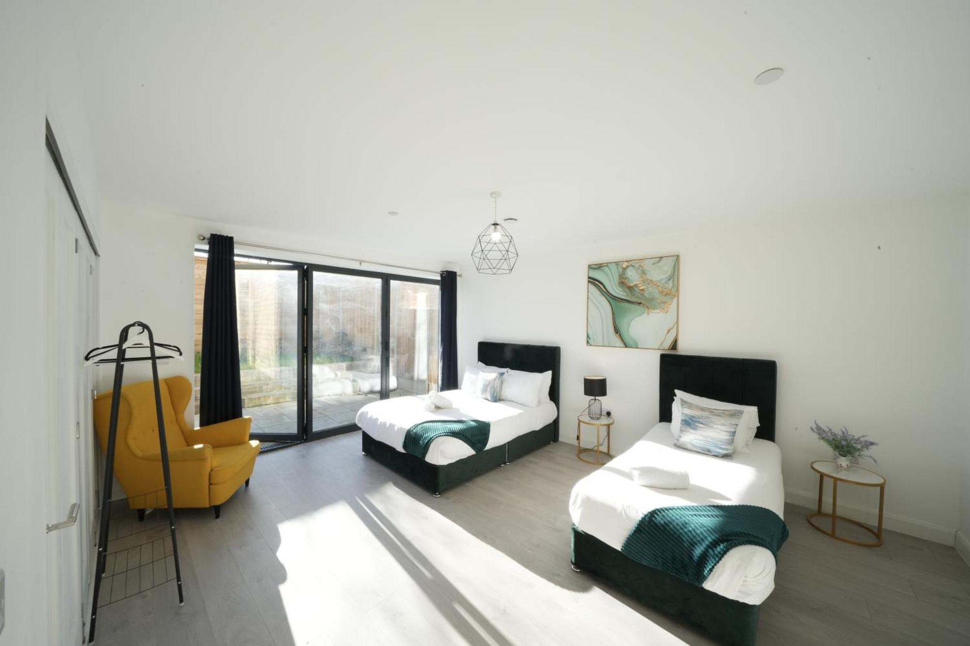 Ealing Broadway Great Stay 7-Minute Walk From The Underground Екстериор снимка