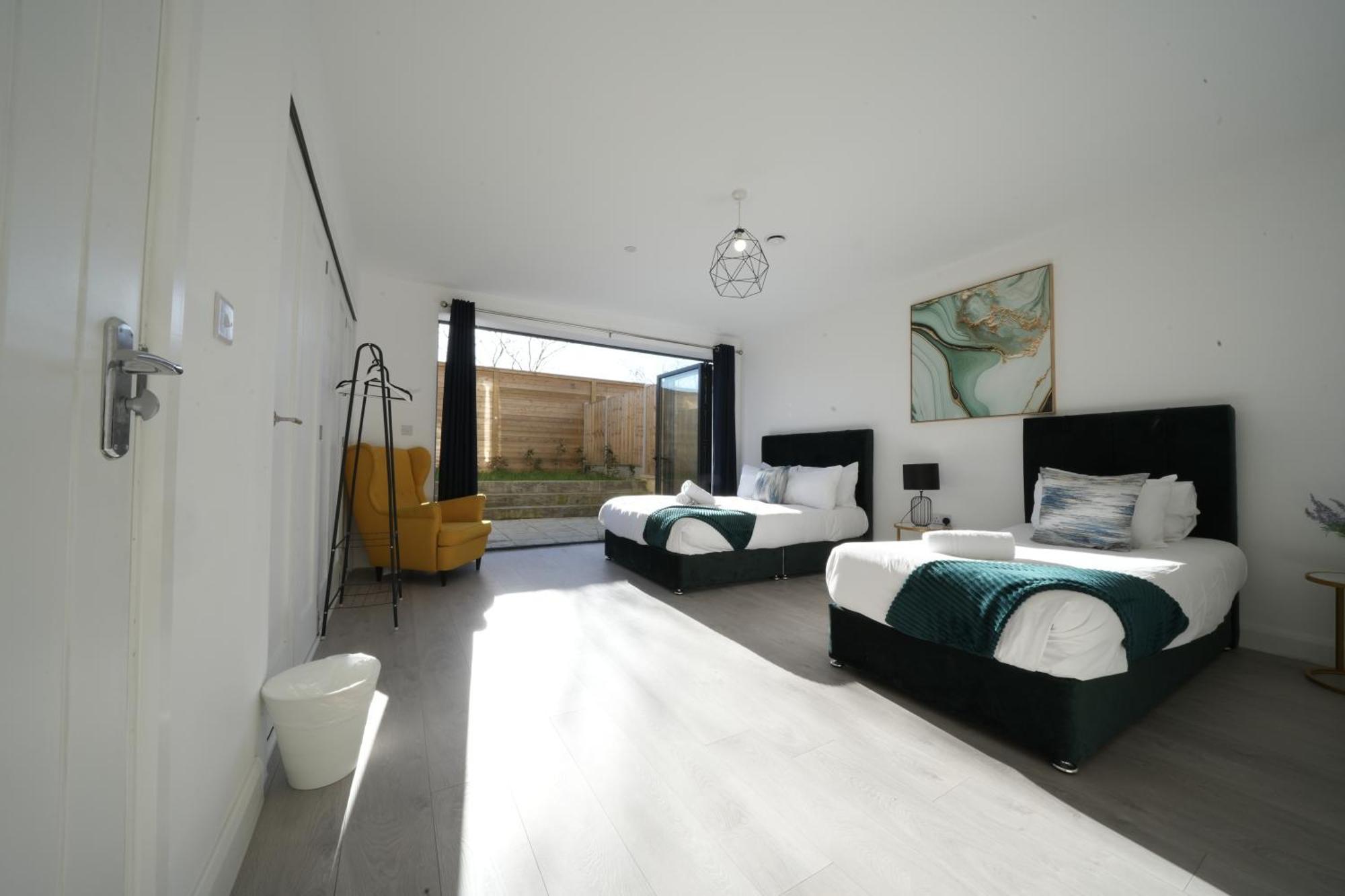 Ealing Broadway Great Stay 7-Minute Walk From The Underground Екстериор снимка