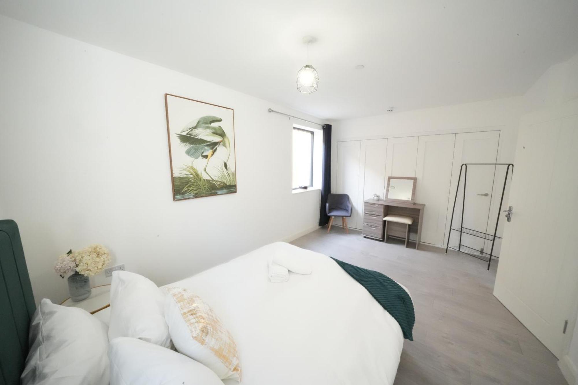 Ealing Broadway Great Stay 7-Minute Walk From The Underground Екстериор снимка