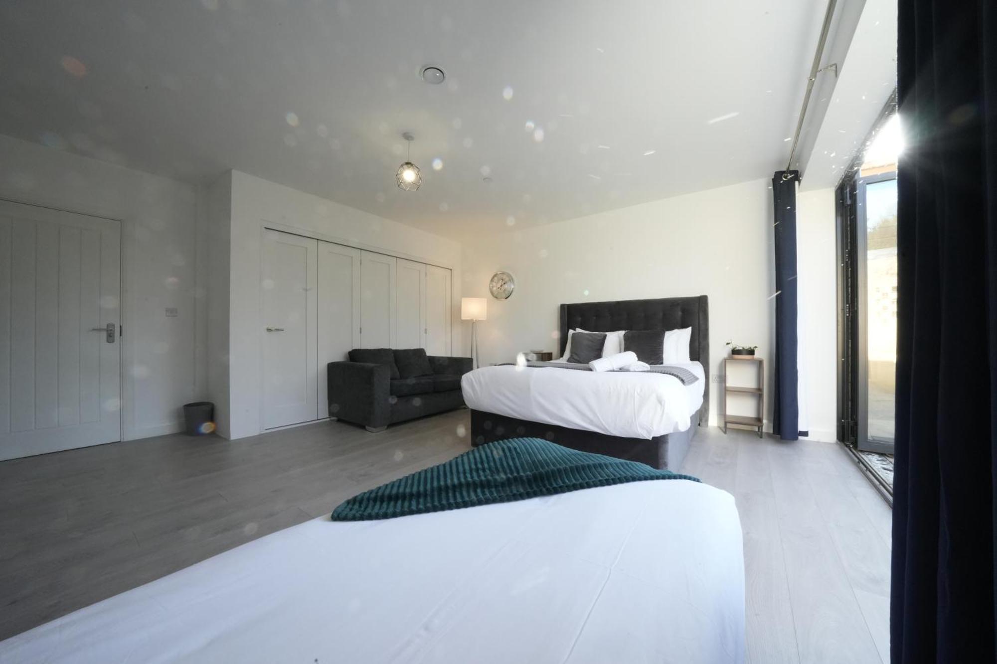 Ealing Broadway Great Stay 7-Minute Walk From The Underground Екстериор снимка
